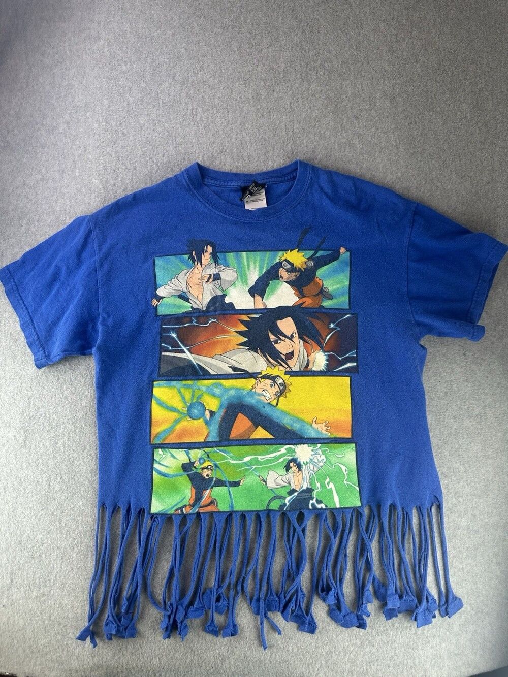 Vintage Y2K Naruto Shippuden Shonen Jump Naruto v Sasuke Fight Anime Tee Medium